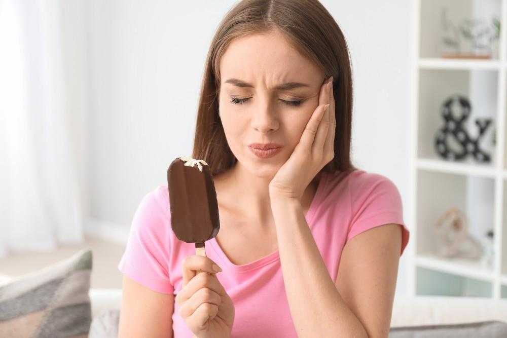 tooth sensitivity after porcelain veneers