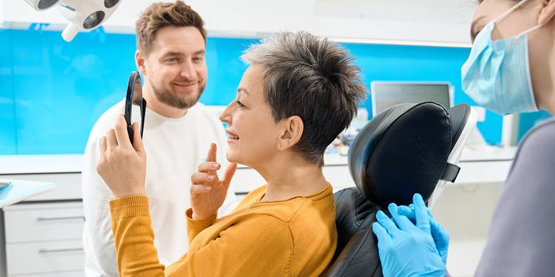 Ideal Timing for Middle-Aged Adults to get dental implants
